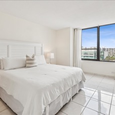 09-Camillo-3505 S Ocean Dr #604-9.jpg